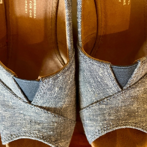 TOMS Classic Espadrille Wedge Open Toe Sandal Navy Slub Chambray EUC.Size 7 - Picture 8 of 10